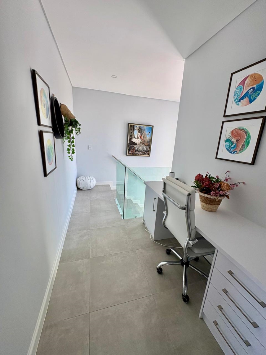 4 Bedroom Property for Sale in Sandown Western Cape